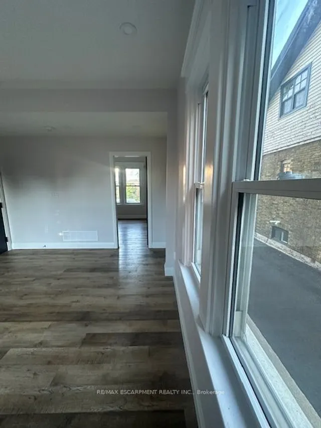 Additional image 9 of 14 BURRIS St