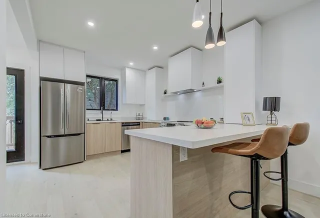 Additional image 16 of 48 Sanford Ave