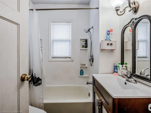 Additional image 26 of 34 Fairview Ave