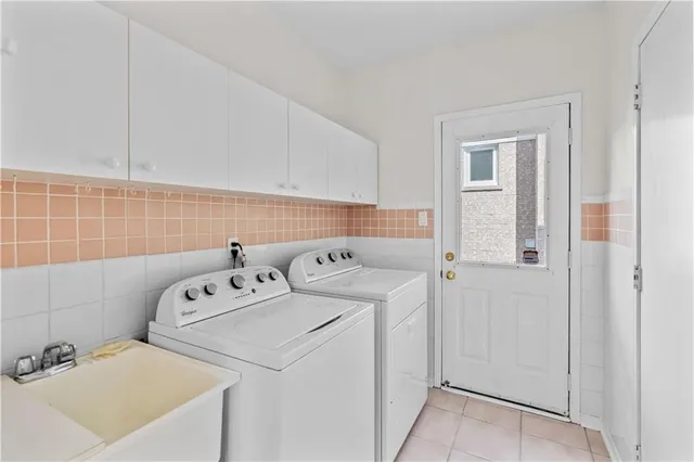 Additional image 24 of 80 STRATHROY Cres