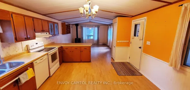 Additional image 8 of 105 Maple Cres