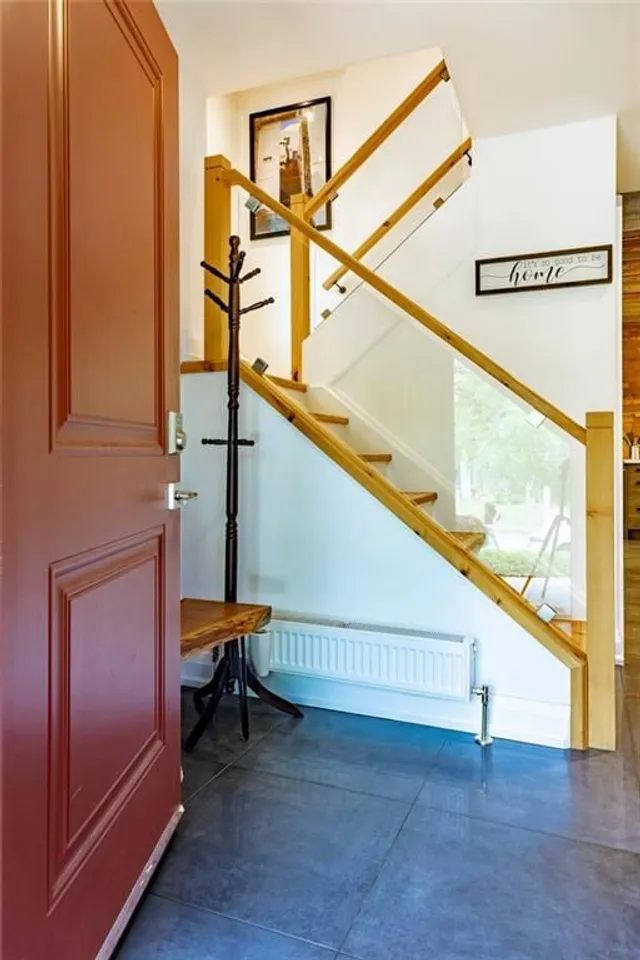 Additional image 6 of 15 MELROSE Ave