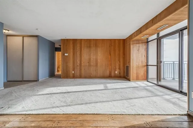 Additional image 16 of 500 GREEN Rd Unit 1411