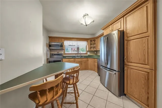 Additional image 4 of 16 LAWRENCE Ave