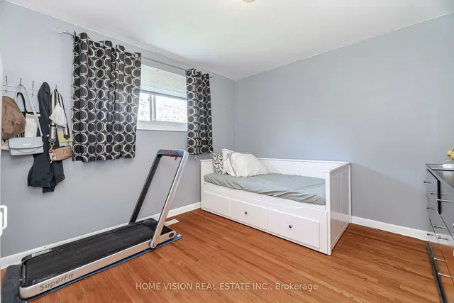 Additional image 19 of 44 Clarendon Ave