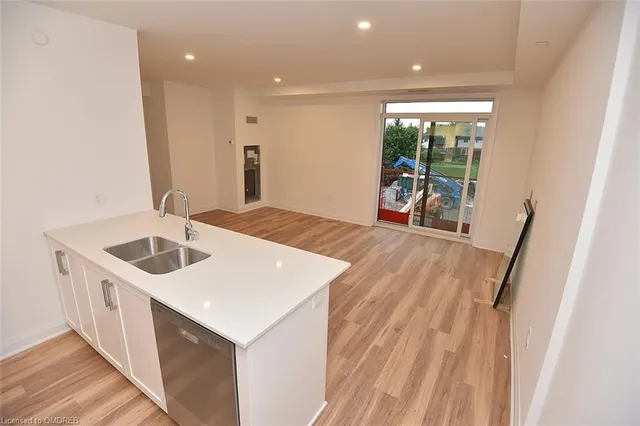 Additional image 7 of 1936 Rymal Rd Unit 219