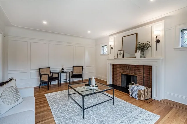 Additional image 10 of 111 LAKE AVENUE Dr