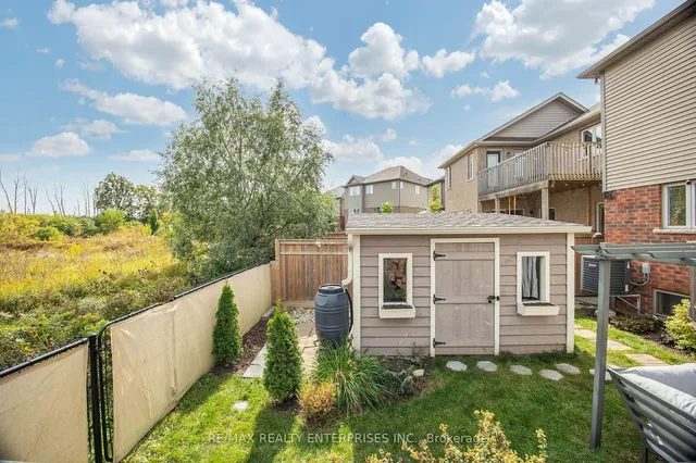 Additional image 39 of 8 Thornbury Crt