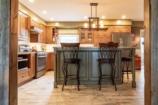 Additional image 13 of 3052 Guyatt Rd