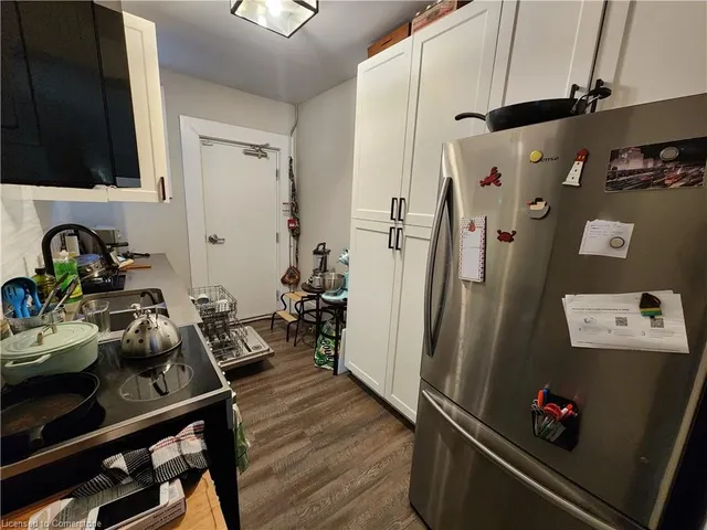 Additional image 30 of 41 Albert St Unit 101