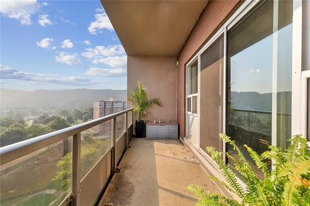 Additional image 31 of 1966 MAIN STREET Unit 1508