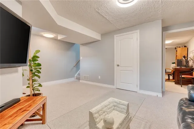 Additional image 30 of 175 FIDDLERS GREEN Rd Unit 2