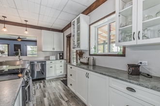 Additional image 3 of 461050 Highway 22