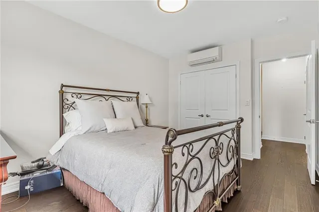 Additional image 23 of 350 CONCESSION St Unit 303