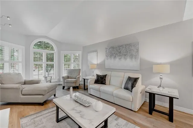 Additional image 14 of 524 CALDER St