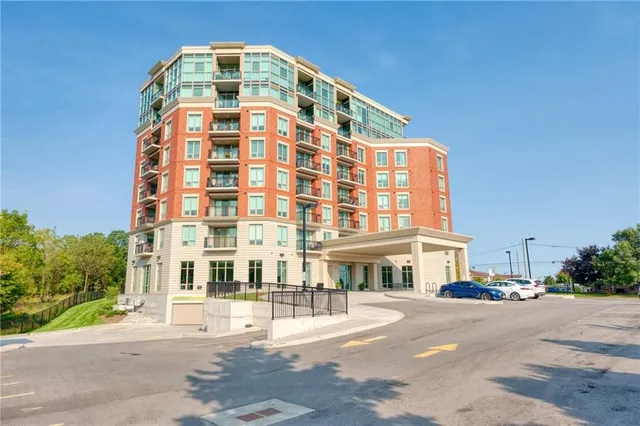 Additional image 3 of 2750 KING St Unit 203