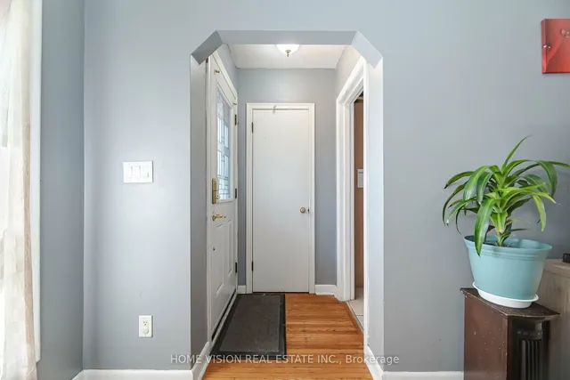 Additional image 5 of 44 Clarendon Ave