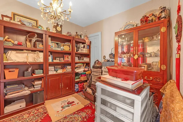 Additional image 10 of 560 Aberdeen Ave