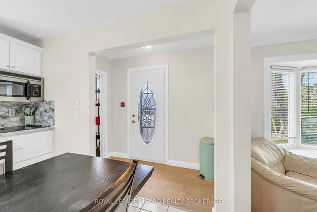Additional image 12 of 142 Normanhurst Ave