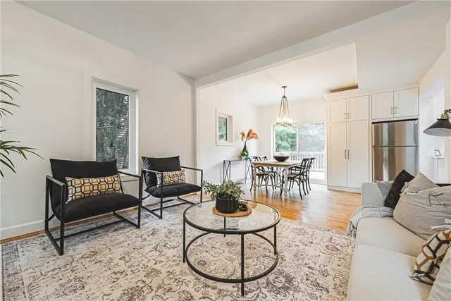 Additional image 14 of 116 LYNDEN Rd