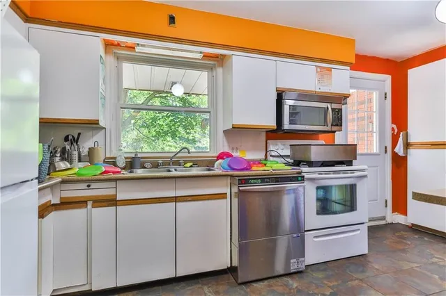 Additional image 14 of 162 DELAWARE Ave