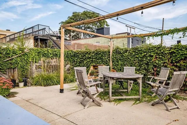 Additional image 31 of 127 WEST Ave