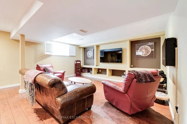 Additional image 31 of 72 Sidney Cres