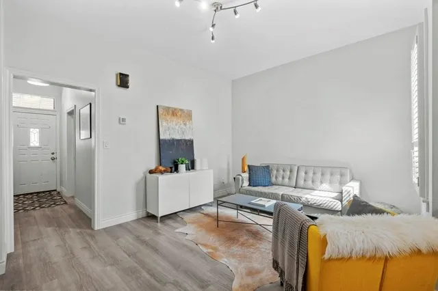 Additional image 13 of 350 JOHN St