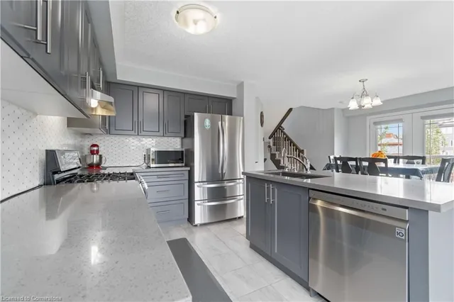 Additional image 6 of 126 Laguna Village Cres