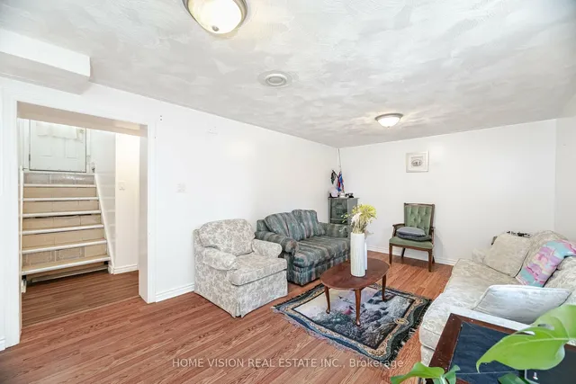 Additional image 27 of 44 Clarendon Ave