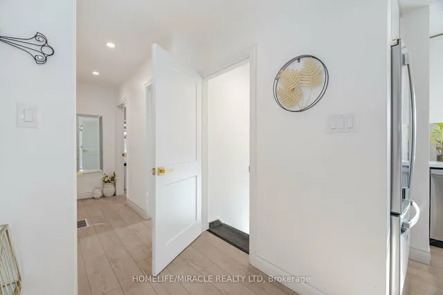 Additional image 19 of 79 CASTLEFIELD Dr