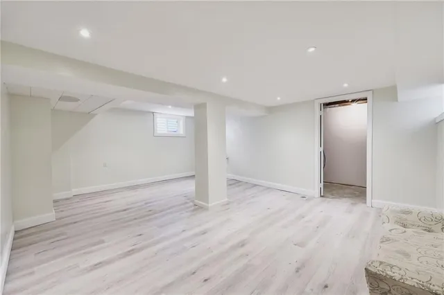 Additional image 29 of 149 WEIR St