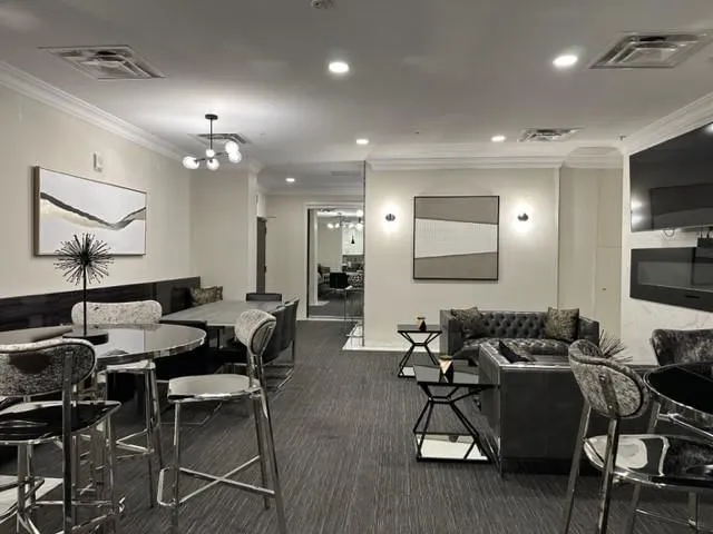 Additional image 29 of 112 KING St Unit 1109