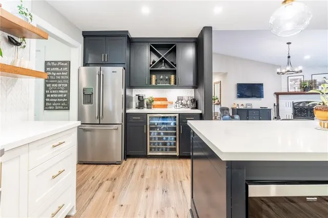 Additional image 11 of 19 VANSTRAALEN St