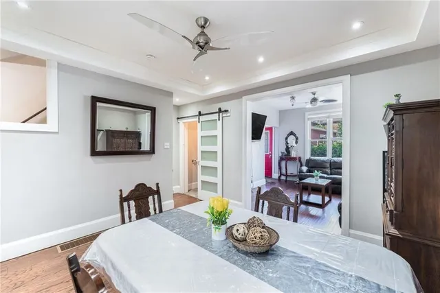 Additional image 38 of 21 SEVERN St