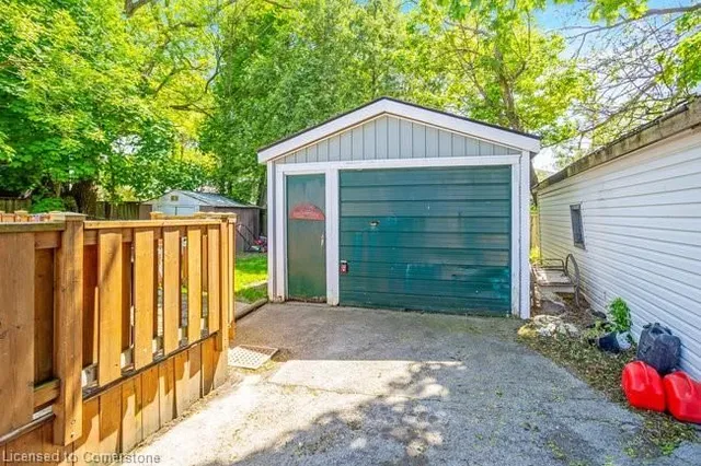 Additional image 26 of 224 Brucedale Ave