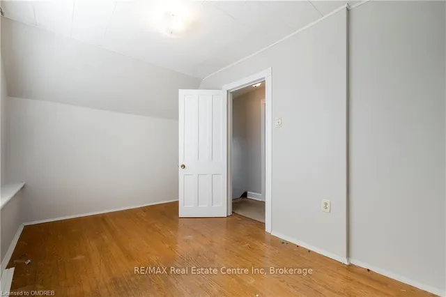 Additional image 17 of 40 GREIG St