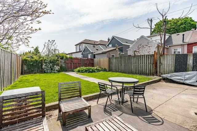 Additional image 37 of 350 JOHN St