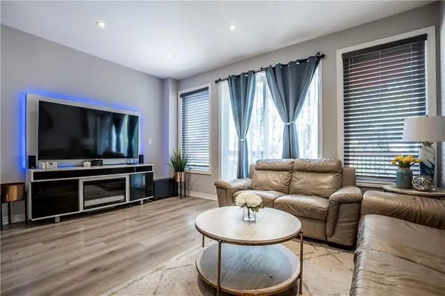 Additional image 14 of 607 KNOX Ave