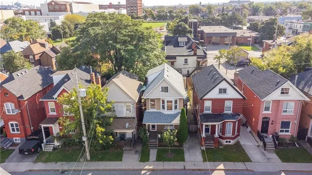 Additional image 33 of 16 WILLIAM St