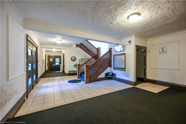 Additional image 4 of 285 King St Unit 8