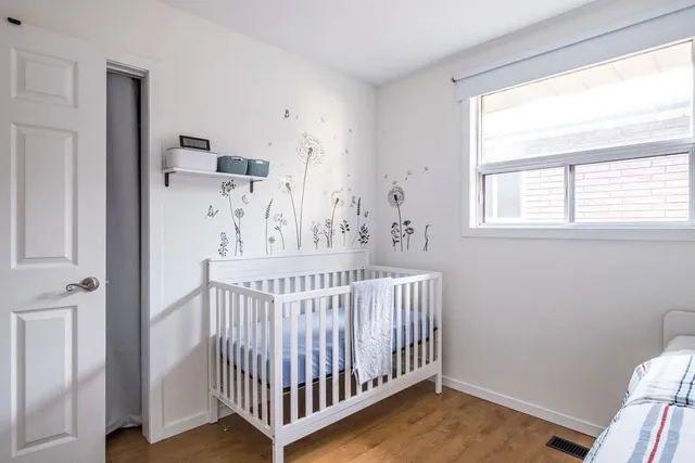 Additional image 19 of 127 WEST Ave