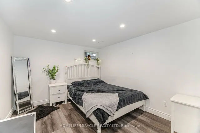 Additional image 30 of 79 CASTLEFIELD Dr