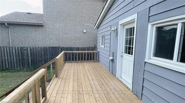 Additional image 28 of 32 Vansitmart Ave