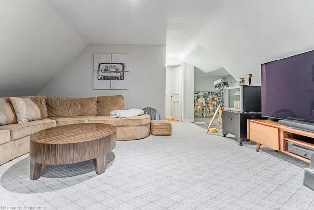 Additional image 33 of 98 Sherman Ave