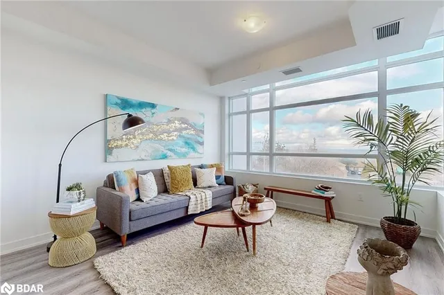 Additional image 2 of 600 North Service Road Unit 418