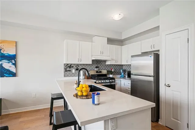 Additional image 8 of 57 PINOT Cres