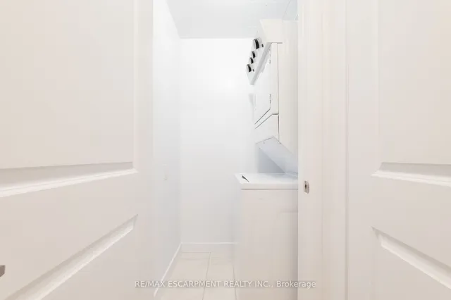 Additional image 7 of 460 DUNDAS St Unit 301