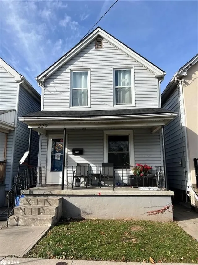 Additional image 15 of 229 Tragina Ave