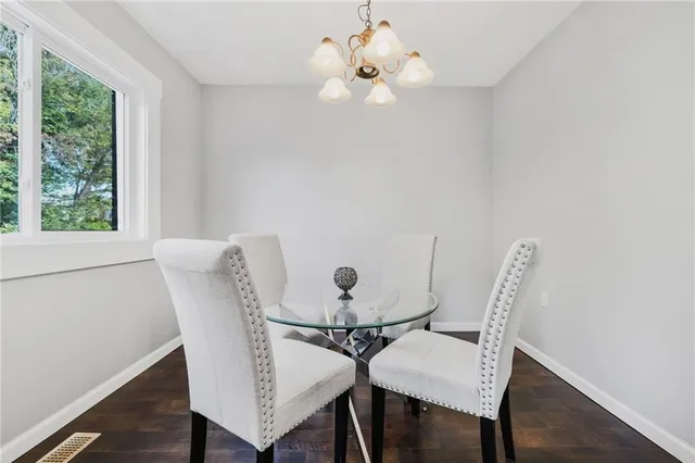 Additional image 16 of 149 WEIR St